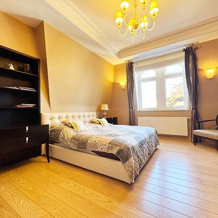 קרלובי וארי Luxury Apartment Diamond מראה חיצוני תמונה