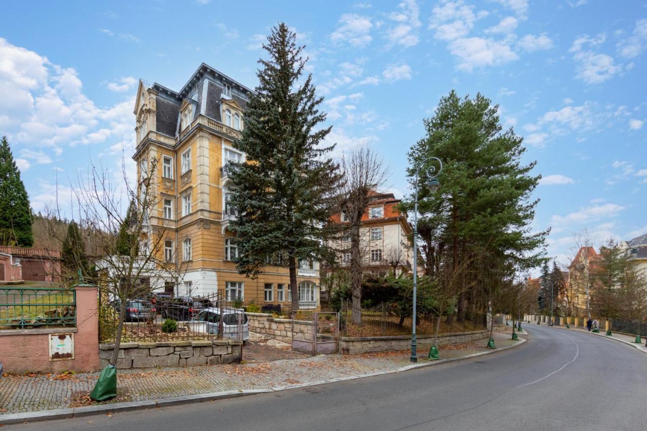 קרלובי וארי Luxury Apartment Diamond מראה חיצוני תמונה