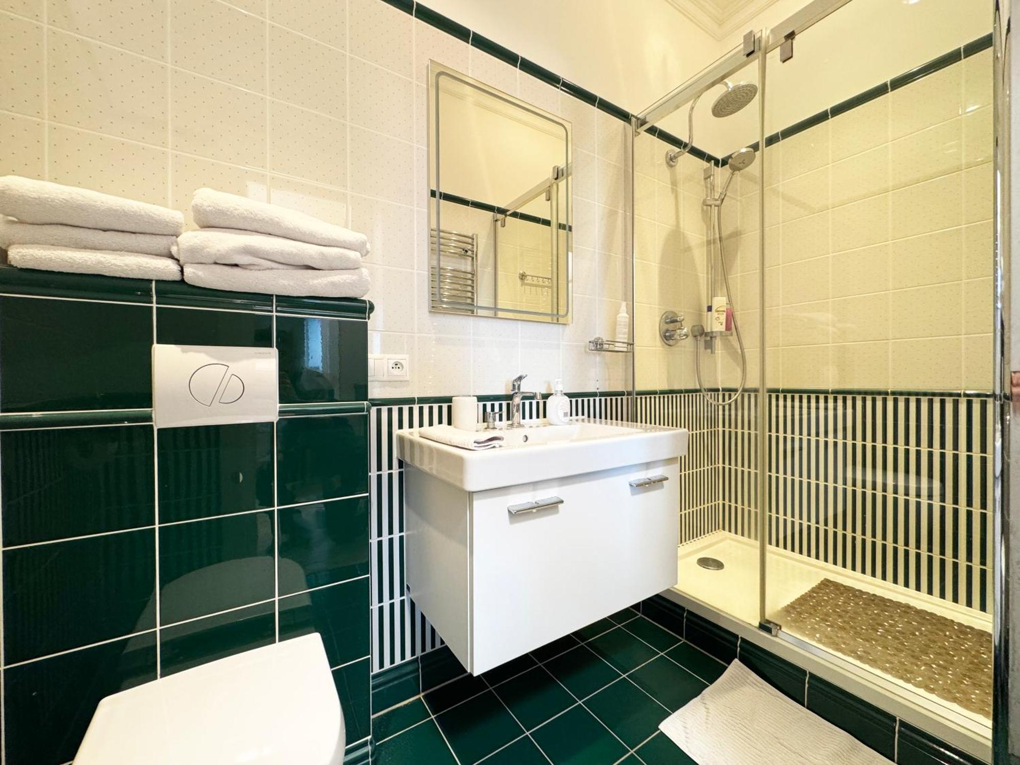 קרלובי וארי Luxury Apartment Diamond מראה חיצוני תמונה